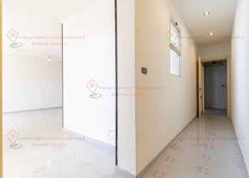 RIC09054.jpg - Attic Floridia - photo 5