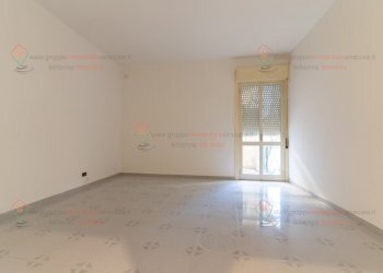 RIC09069.jpg - Attic Floridia - photo 8