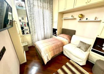 camera da letto - Trilocale Via La Spezia, Roma - foto 29