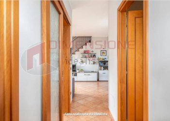 Screenshot 2026-02-10 at 10-51-58 Appartamento in - Apartment Via delle due torri, Roma - photo 14