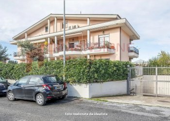 Screenshot 2026-02-10 at 10-51-07 Appartamento in - Apartment Via delle due torri, Roma - photo 30