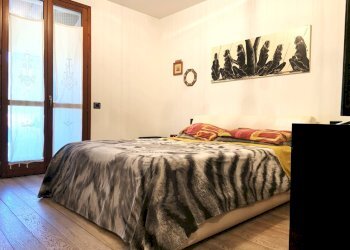 camera da letto - Trilocale Via del Bisenzio, Vernio - foto 11