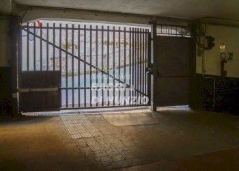 DSC01696.jpg - Box Via Tuscolana 649, Roma - foto 7