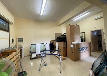 interno - Commercial Premises Via Piazza Armerina 4, Siracusa - photo 1