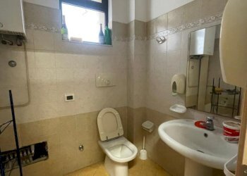 bagno - Commercial Premises Via Piazza Armerina 4, Siracusa - photo 3