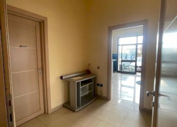 interno - Commercial Premises Via Piazza Armerina 4, Siracusa - photo 5