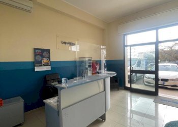 interno - Commercial Premises Via Piazza Armerina 4, Siracusa - photo 7