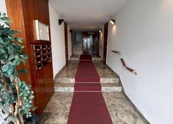 Ingresso condominiale - Trilocale Viale per S. Fermo della Battaglia 18, Como - foto 3