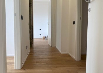 Interni appartamento - Trilocale Viale per S. Fermo della Battaglia 18, Como - foto 8