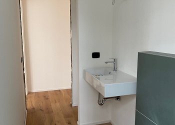 Bagno con doccia - Trilocale Viale per S. Fermo della Battaglia 18, Como - foto 9