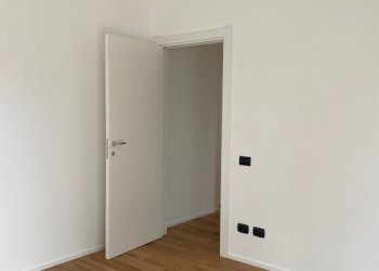 Interni appartamento - Trilocale Viale per S. Fermo della Battaglia 18, Como - foto 16