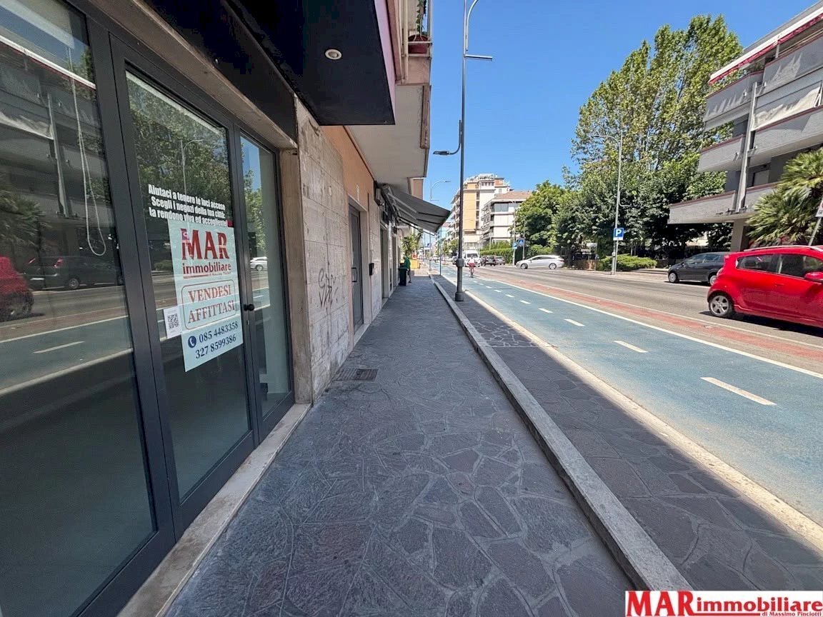 Shop Corso Umberto I, Montesilvano - photo 3