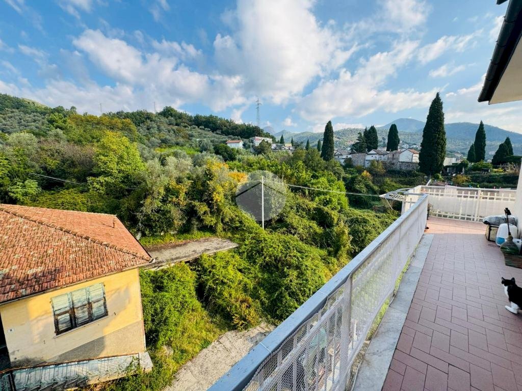 Four-room apartment Via Nicolò Sottanis, Casarza Ligure - photo 2