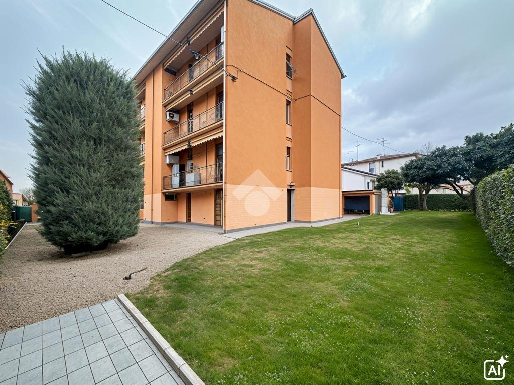 Stabile - Palazzo Via Giacomo Matteotti, Novellara - foto 1