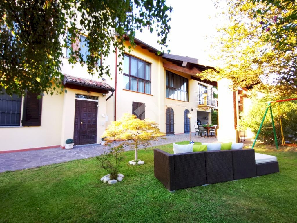 Villa Via Borgo San Siro, Gambolò - photo 1