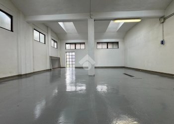 Capannone Vicolo L. Tolstoi, Galliate - foto 3