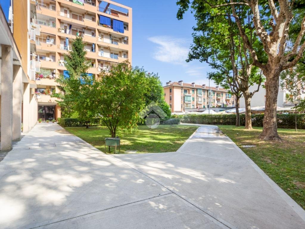 Trilocale Viale Giovanni Suzzani, Milano (zona Bicocca) - foto 1