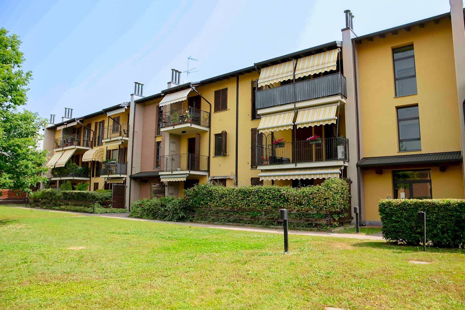 Foto 1 - Trilocale Via Don Sironi
 
1, Robecco sul Naviglio - foto 1