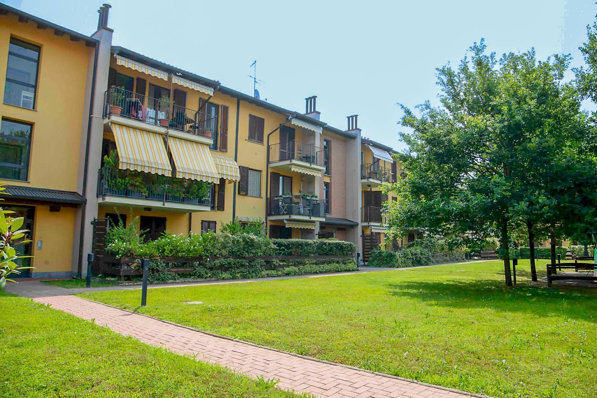 Foto 2 - Trilocale Via Don Sironi
 
1, Robecco sul Naviglio - foto 2