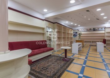 Foto 7 - Negozio viale Ceccarini
 
27, Riccione - foto 7