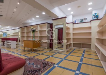 Foto 10 - Negozio viale Ceccarini
 
27, Riccione - foto 10