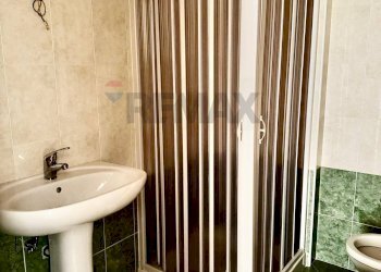 Bagno - Four-room apartment Via Puglisi
 
12, Capurso - photo 14