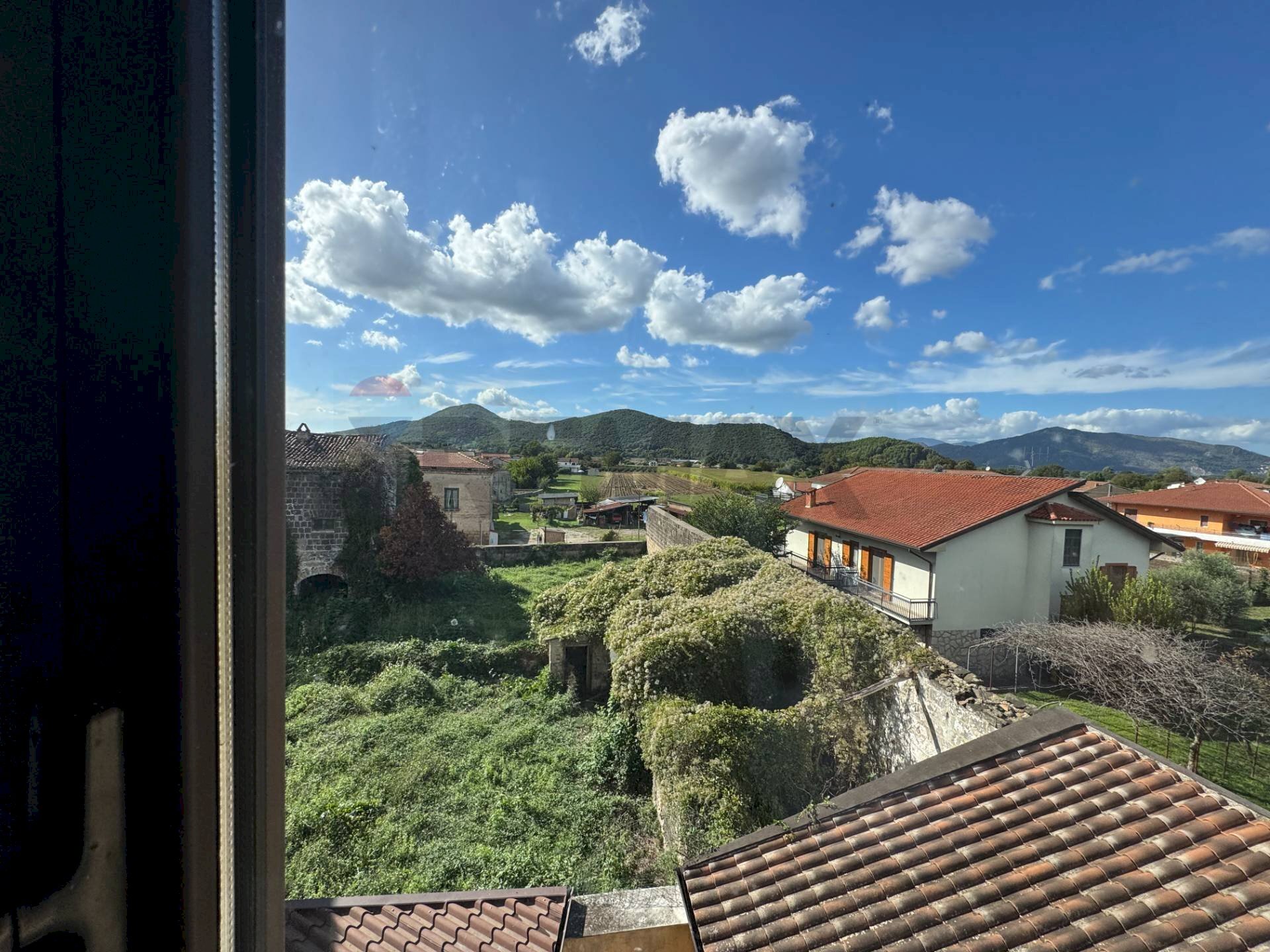 Vista delle montagne - Appartamento Via della Libertà
 
77-79, Pietramelara - foto 2