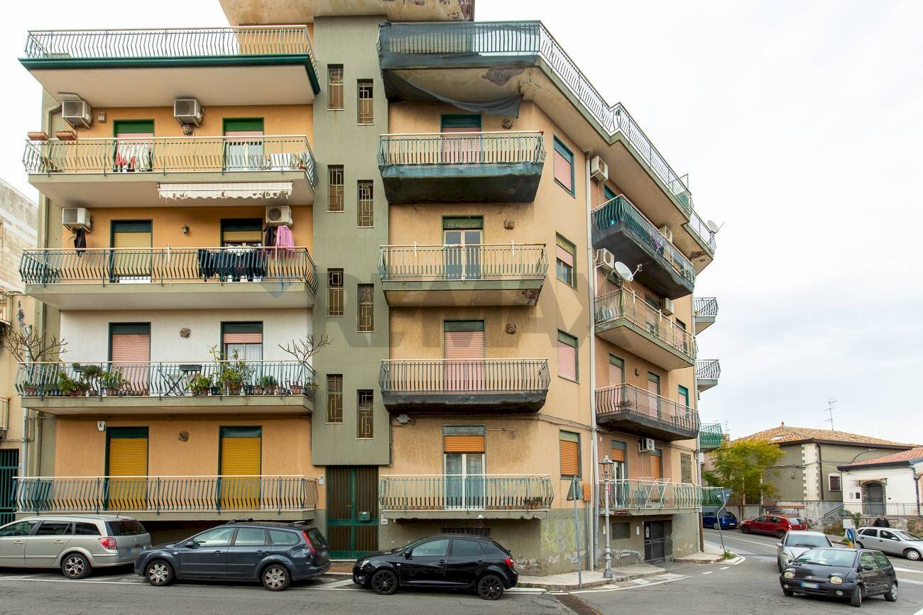 Edificio all\'aperto - Apartment VIA DOTT. GIOVANNI CHIARENZA
 
58, Aci Catena - photo 1