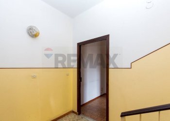 Scale - Appartamento VIA DOTT. GIOVANNI CHIARENZA
 
58, Aci Catena - foto 6