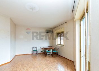 Sala da pranzo - Appartamento VIA DOTT. GIOVANNI CHIARENZA
 
58, Aci Catena - foto 11