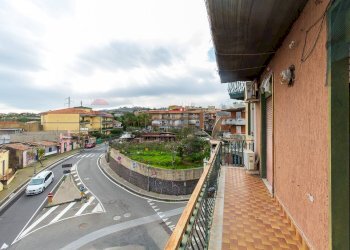 Balcone - Appartamento VIA DOTT. GIOVANNI CHIARENZA
 
58, Aci Catena - foto 23