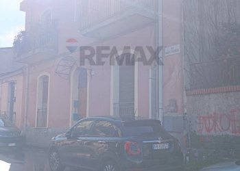 Edificio all\'aperto - Casa semi indipendente via Monte San Michele
 
10, Zafferana Etnea - foto 25