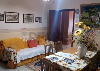 Sala da pranzo - Casa semi indipendente via Monte San Michele
 
10, Zafferana Etnea - foto 7