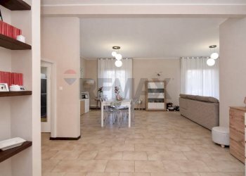 Sala da pranzo - Quadrilocale via loreto
 
16, Acireale - foto 10