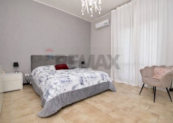 Camera / camera da letto - Quadrilocale via loreto
 
16, Acireale - foto 20