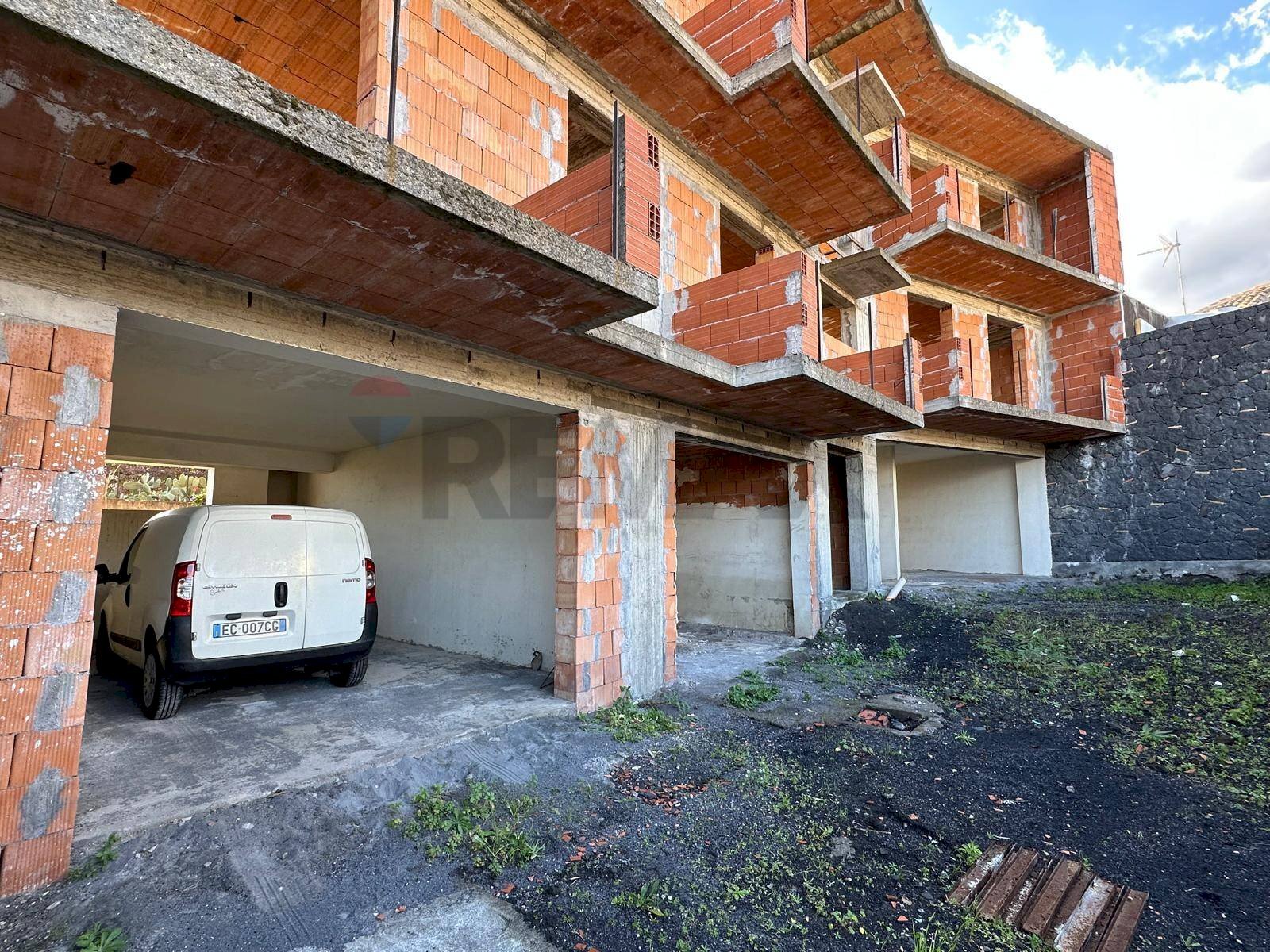 Edificio all\'aperto - Casa semi indipendente quattordicesima finita
 
20, Zafferana Etnea - foto 2