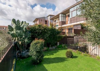 Giardino - Casa semi indipendente Via Antonio de Curtis
 
41, Misterbianco - foto 2