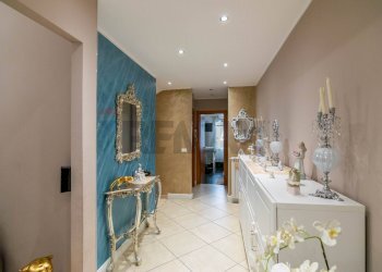 Hall / corridoio - Casa semi indipendente Via Antonio de Curtis
 
41, Misterbianco - foto 3