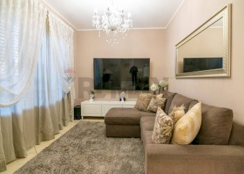 Soggiorno - Casa semi indipendente Via Antonio de Curtis
 
41, Misterbianco - foto 8