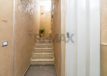 Scale - Casa semi indipendente Via Antonio de Curtis
 
41, Misterbianco - foto 22