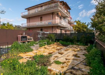 Casa all\'aperto - Casa semi indipendente Via Antonio de Curtis
 
41, Misterbianco - foto 38