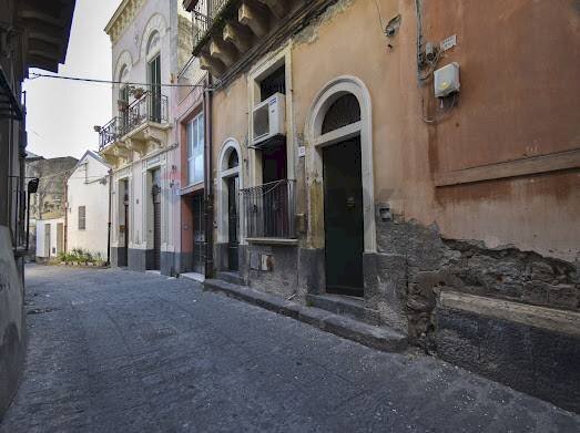 Edificio all\'aperto - Casa indipendente via lettighieri
 
53, Acireale - foto 3