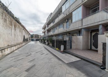 Edificio all\'aperto - Trilocale Via Vitaliti
 
40, Catania - foto 4