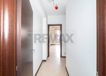 Hall / corridoio - Trilocale Via Vitaliti
 
40, Catania - foto 12