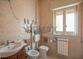 Bagno - Trilocale via sallustio
 
18, Gela - foto 9