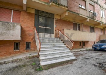 Edificio all\'aperto - Quadrilocale Via Madonna Della Via
 
221, Caltagirone - foto 1