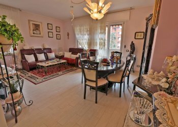 Sala da pranzo - Quadrilocale via Luigi Capuana
 
50, Rho - foto 2