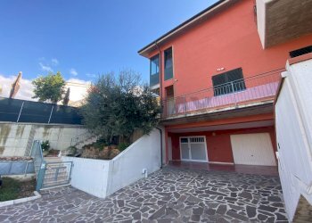 Casa all\'aperto - Trilocale VIA DEI GLADIOLI
 
11, Recanati - foto 1