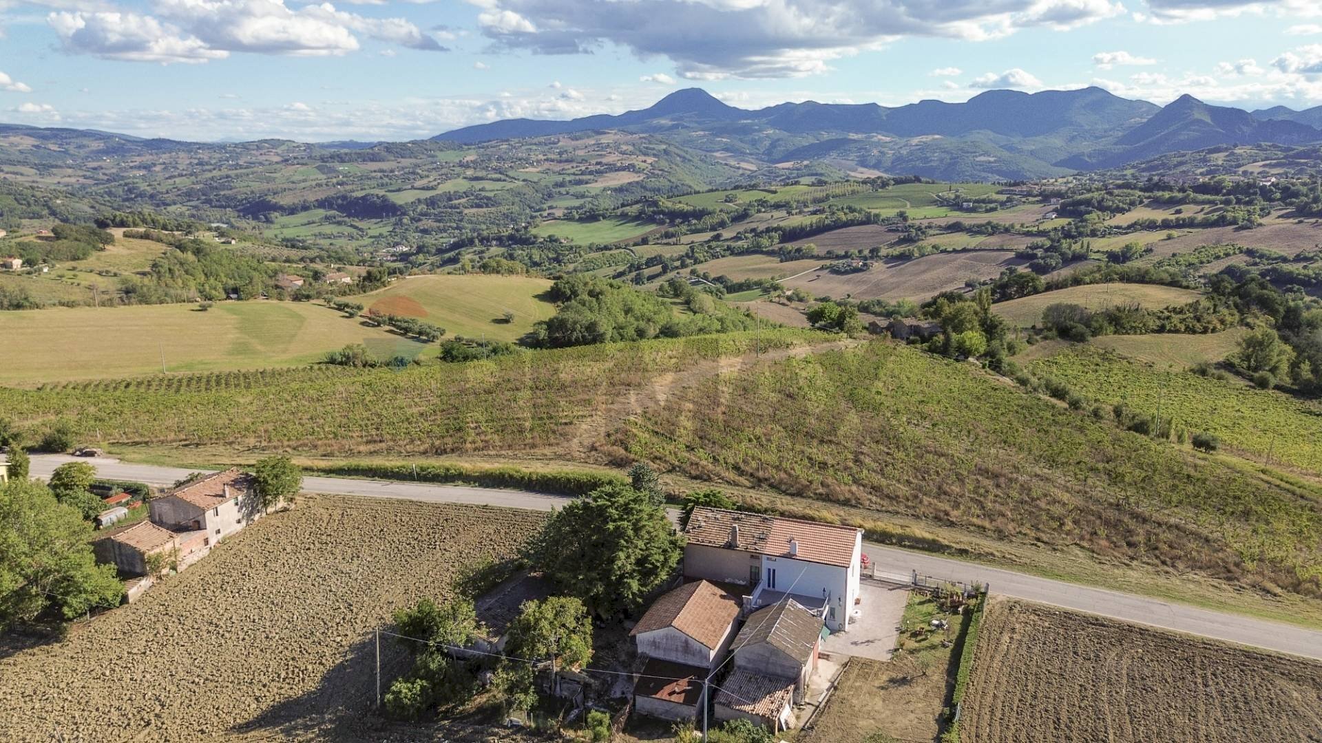 Vista delle montagne - Casa semi indipendente via fondiglie
 
56, Rosora - foto 3