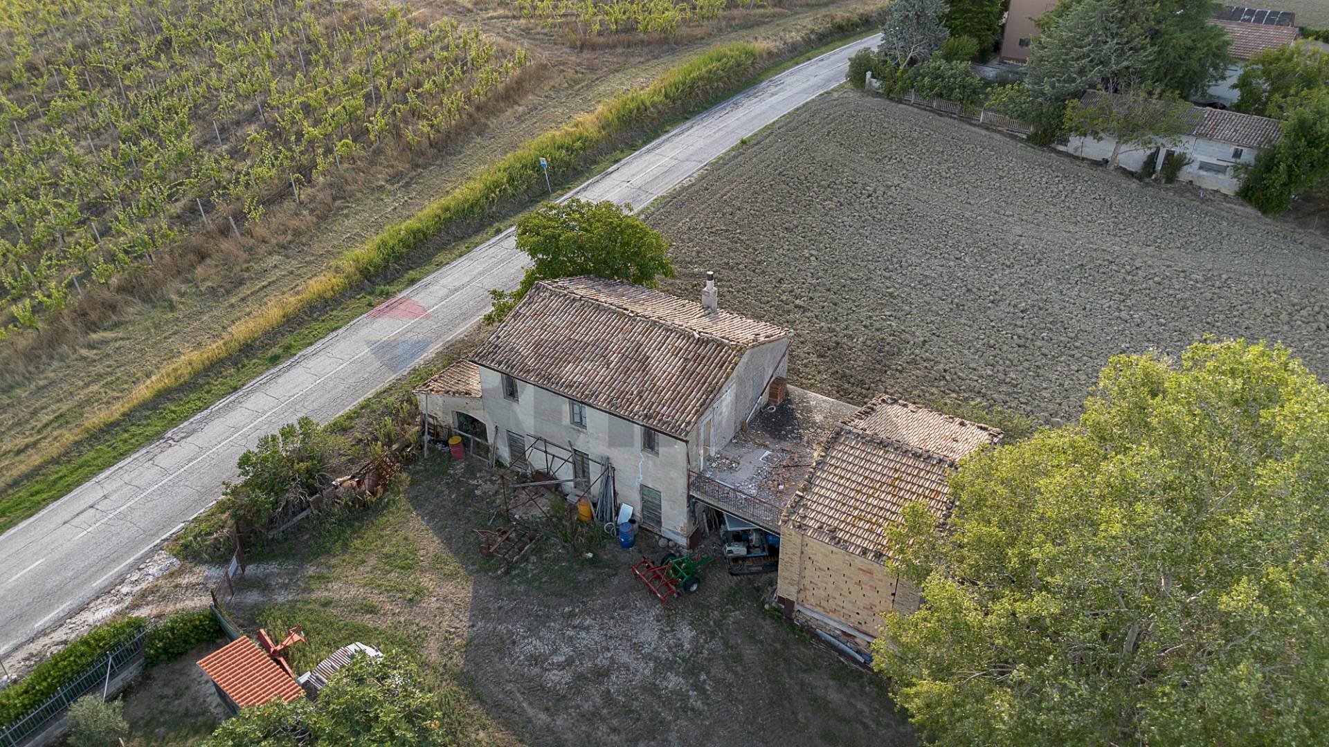 Casa all\'aperto - Rustic via fondiglie
 
56, Rosora - photo 3